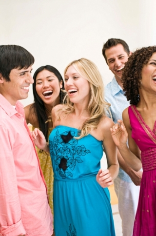 6 Tricks to Get Yourself Noticed on a Dating Site