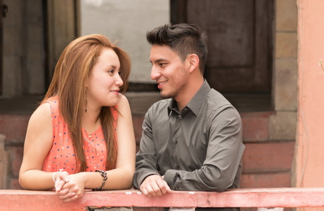 5 Revealing Body Language Signs He’s Into You