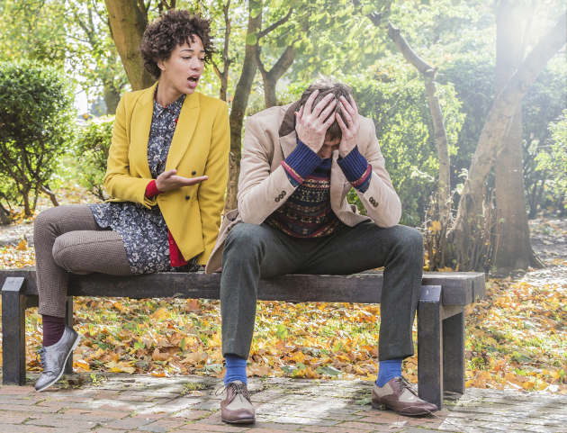 10 Signs You’re Dating a Cheater