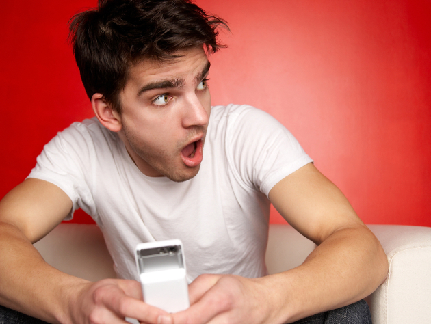 10 Things You Should Never Text Your Ex