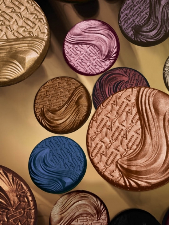 MAC In Extra Dimension Makeup Collection