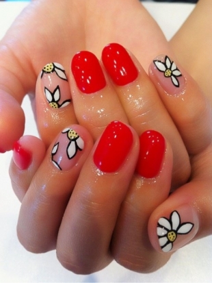 Valentine’s Day Nail Art Ideas