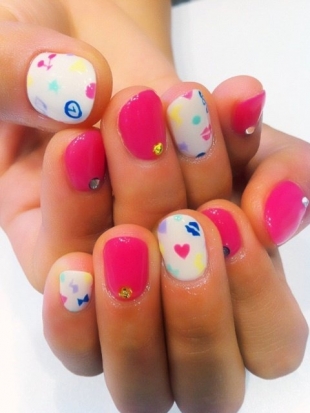 Valentine’s Day Nail Art Ideas