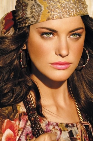 Laura Mercier Summer 2020 Makeup: Folklore