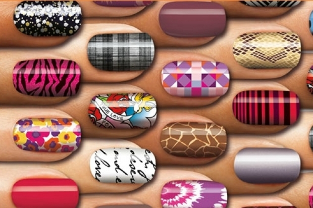 Avril Lavigne for Sally Hansen Nail Strips Collection