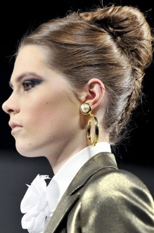 Do It Yourself Hairstyle – French Twist Updo