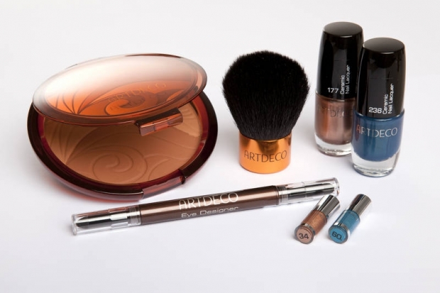 ArtDeco Aqua Glow Bronzing Makeup for Summer 2020