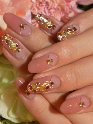 Glam Nail Art Designs to Try