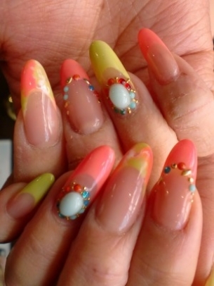 Glitzy Nail Art Designs for Summer 2020