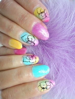 Pretty Nail Art Designs to Try This Summer