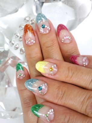 Pretty Nail Art Designs to Try This Summer