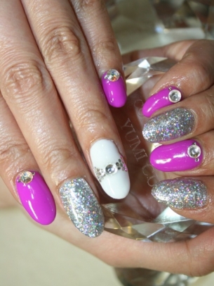 Pretty Nail Art Designs to Try This Summer