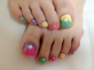 Pretty Pedicure Nail Art Ideas for 2020