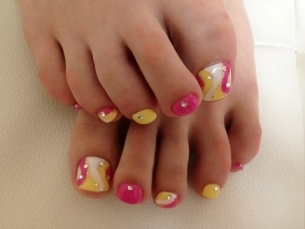 Pretty Pedicure Nail Art Ideas for 2020