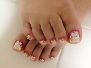 Pretty Pedicure Nail Art Ideas for 2020