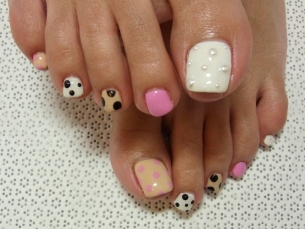 Stylish Pedicure Nail Art Designs for Summer