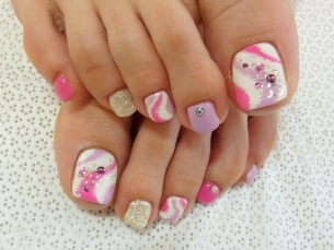 Stylish Pedicure Nail Art Designs for Summer