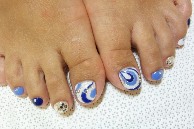 Stylish Pedicure Nail Art Designs for Summer