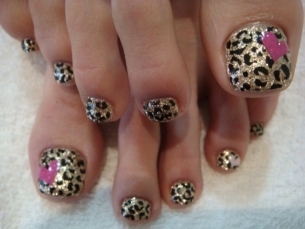 Chic Toe Nail Art Ideas for Summer