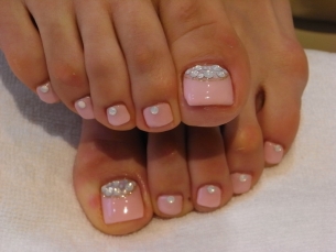 Chic Toe Nail Art Ideas for Summer