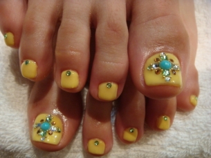 Chic Toe Nail Art Ideas for Summer