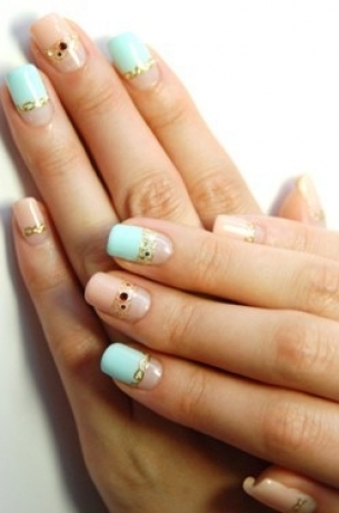 Chic and Simple Nail Art Designs for Summer