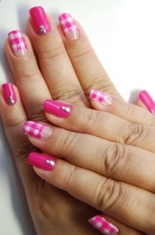 Chic and Simple Nail Art Designs for Summer