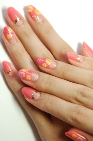 Chic and Simple Nail Art Designs for Summer