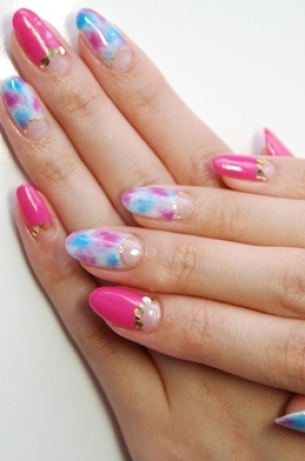 Chic and Simple Nail Art Designs for Summer