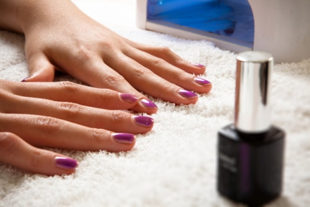 Gel Nail Polish for Glossy, Chip-Free Manicures