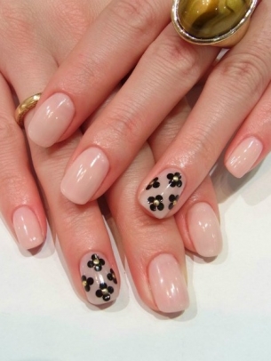 Chic and Easy Fall Nail Art Designs