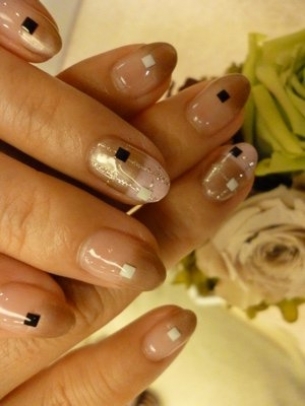 Pretty Holiday Nail Art Designs