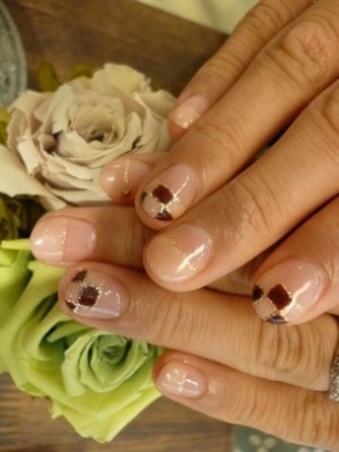 Pretty Holiday Nail Art Designs