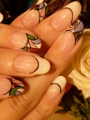 Pretty Holiday Nail Art Designs