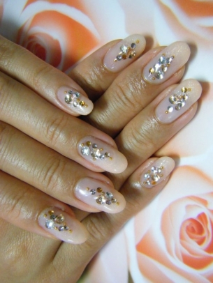 Trendy Holiday Nail Art Ideas