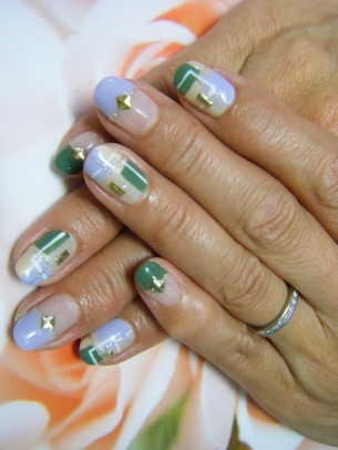Trendy Holiday Nail Art Ideas