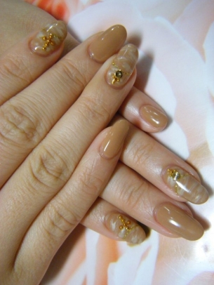 Trendy Holiday Nail Art Ideas