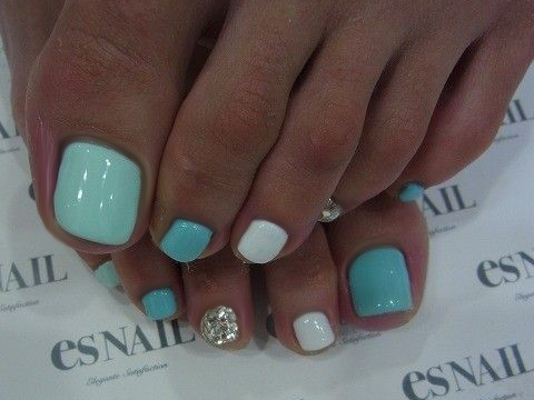 The Trendiest Toe Nail Designs for Summer