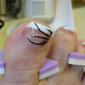 Hottest French Pedicure Designs