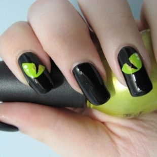 Simple Dark Nail Art Ideas