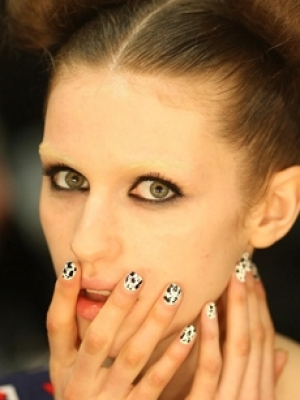 Groovy Runway Nail Art Ideas