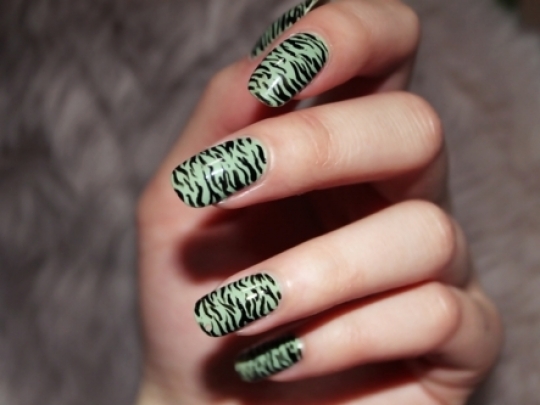 Ultra-Glam Nail Art Ideas