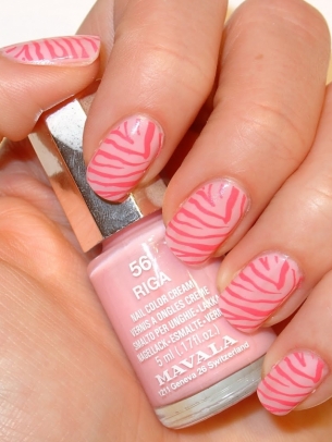 Simple Fall Season Nail Art Ideas