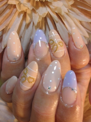 Flirty Spring Nail Art Ideas