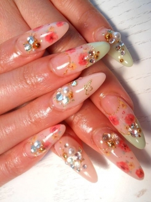 Show-Stopping Spring Nail Art Ideas