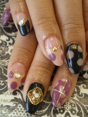 Groovy Spring Nail Art Ideas