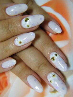Alluring Spring Nail Art Ideas
