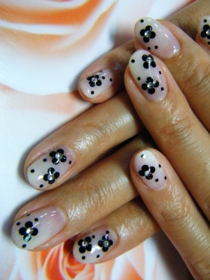 Alluring Spring Nail Art Ideas
