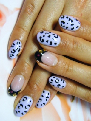 Alluring Spring Nail Art Ideas