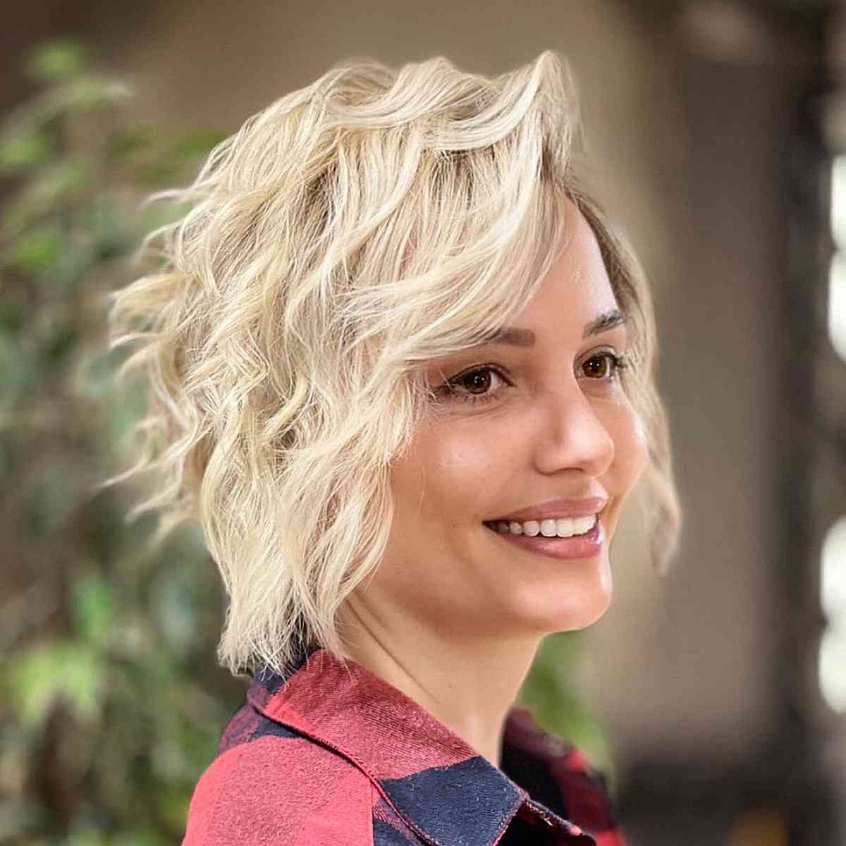 17 Cutest Short Haircuts for Thick, Wavy Hair to Style More Easily